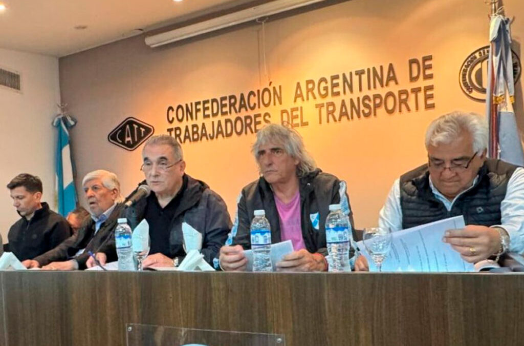 Camioneros: Hugo Moyano apareció en la asamblea de la CATT y tuvo una coincidencia con su hijo Pablo