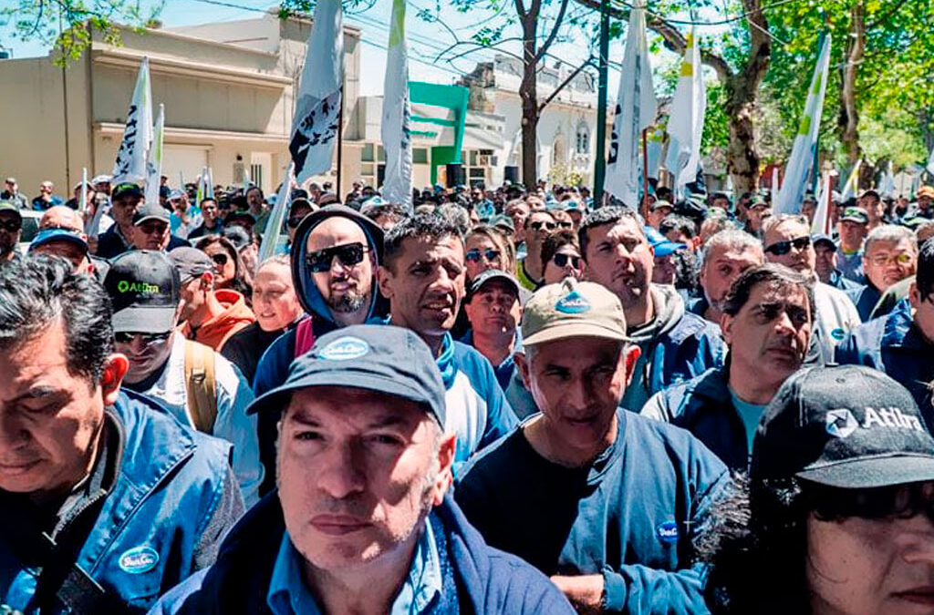 Trabajadores de SanCor rechazan del plan de crisis de la empresa con una movilización y exigen la quiebra con continuidad