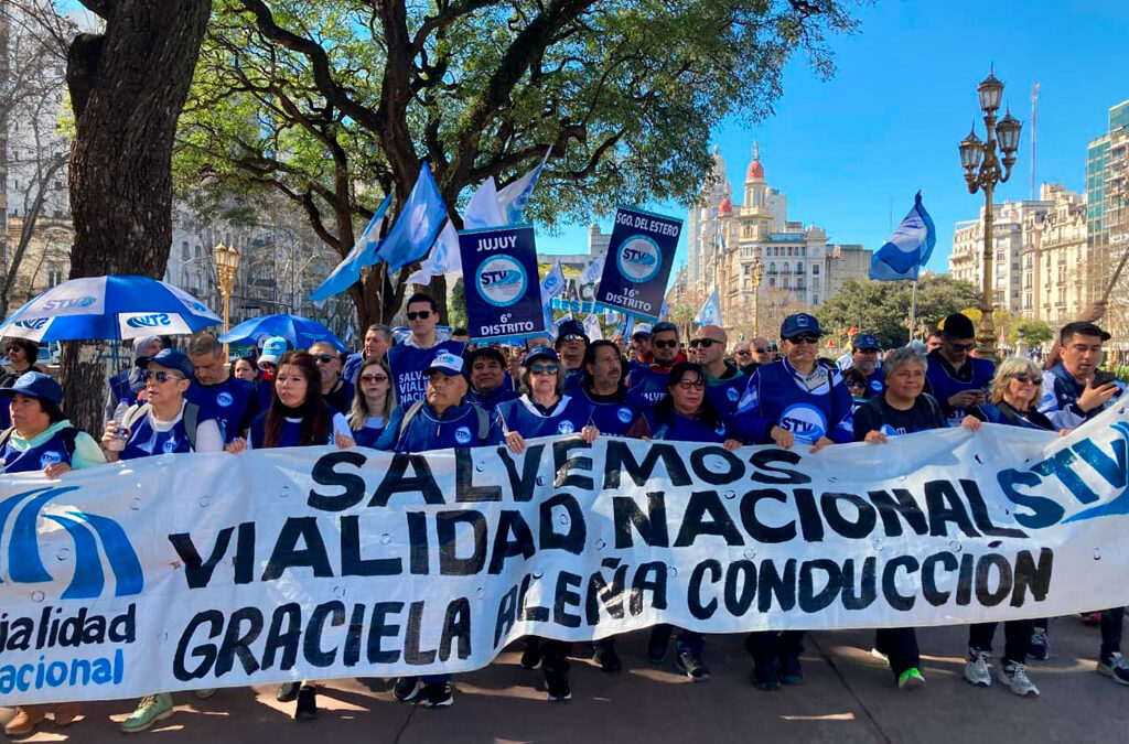 Trabajadores Viales denuncian que el Gobierno retiene los fondos del organismo mientras subsidia a privados: «Hay zonas donde ya no se puede transitar, la situación es urgente»