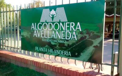 Protesta de trabajadores de Algodonera Avellaneda: «Esta es la tercera semana sin producir, no sé cuándo vamos a cobrar»