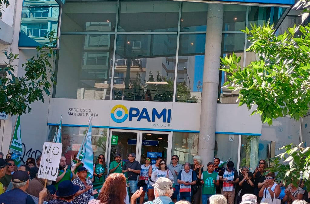 Trabajadores del PAMI en Mar del Plata realizan medidas de fuerza por pérdida del 55 % de masa salarial