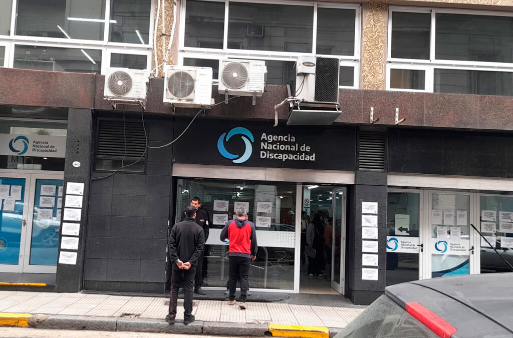 En medio del abandono libertario, ATE resiste el cierre del edificio de la histórica sede de la Agencia Nacional de Discapacidad