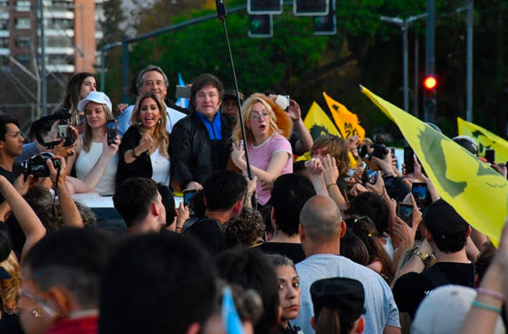 Sindicatos y organizaciones sociales repudian la visita de Milei a Rosario por “ladrón y vendepatria”