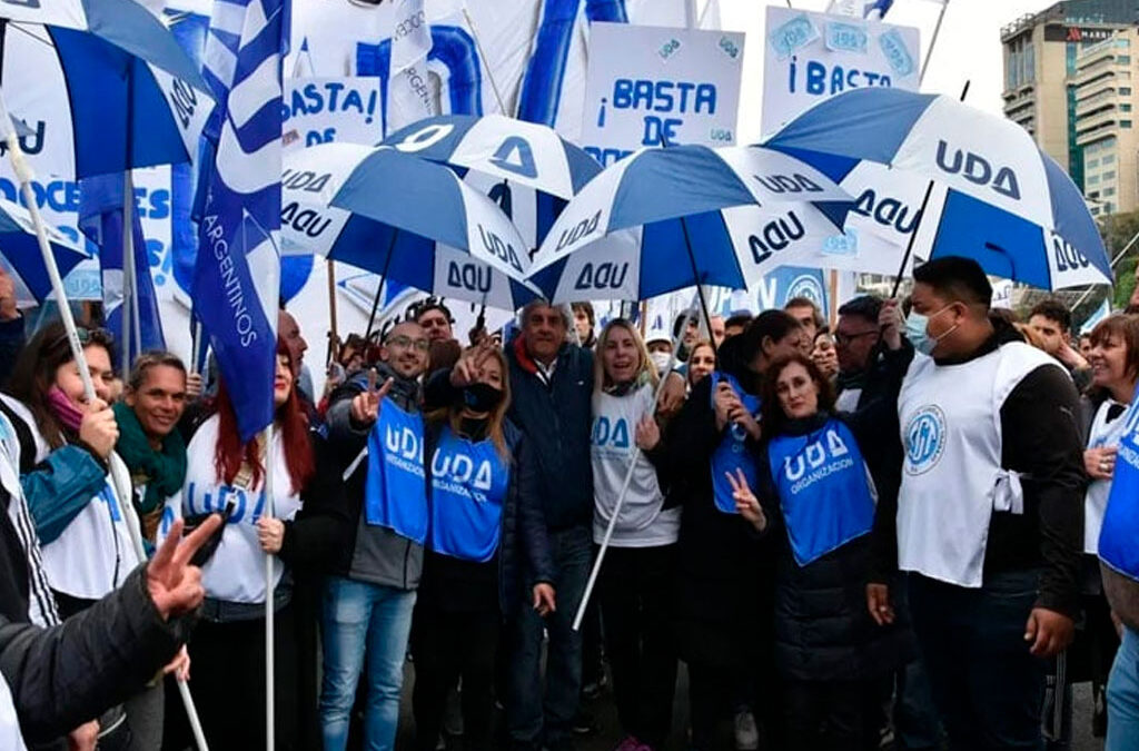 El titular de la Unión Docentes Argentinos asegura que los salarios docente en Santa Fe «son de pobreza»