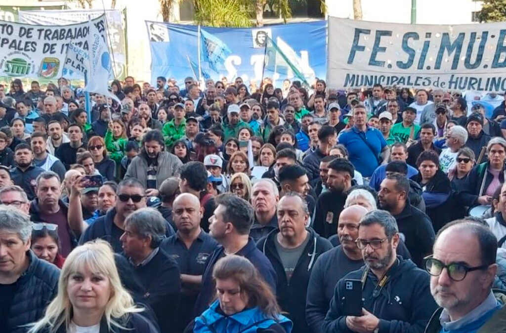 Precarización laboral en los municipios bonaerenses: alertan por el impacto del monotributo en el IPS y el IOMA