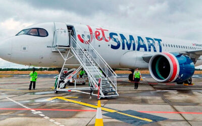 Trabajadores de JetSMART denuncian despidos de personal y su reemplazo por extranjeros