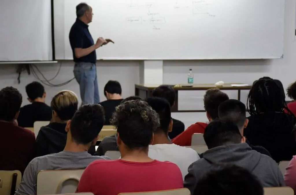La FEDUN medirá las consecuencias del ajuste libertario en las universidades con un relevamiento sobre las condiciones laborales