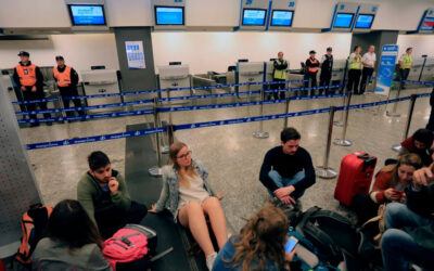 Alertan que un nuevo paro de controladores aéreos podría afectar los vuelos del fin de semana largo