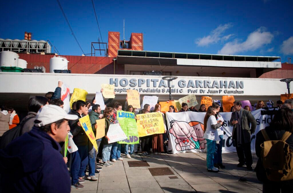 Tensión en el Garrahan: el Gobierno sancionó a trabajadores tras aumento del 61%