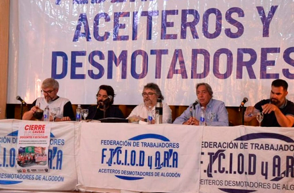 Trabajadores aceiteros harán un paro en rechazo a la reforma laboral de Milei