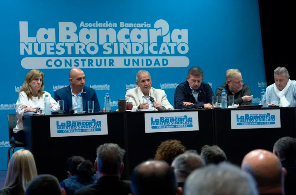 Bancarios actualizan salarios: el nuevo mínimo será de $1.959.956