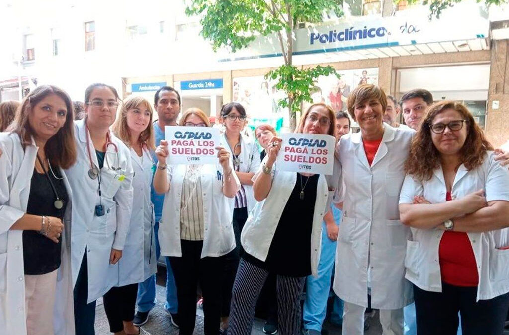Trabajadores de la Obra Social Docente denuncian que cobran sueldos de $350.000 con 20 años de antigüedad y acusan a los gremios de aplicar «políticas libertarias»