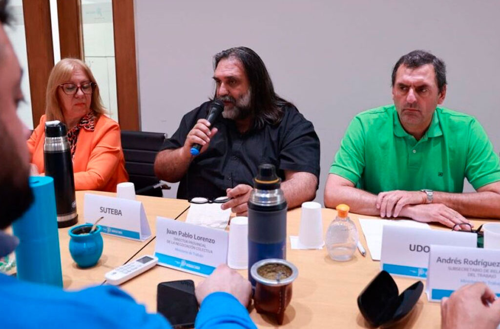 Docentes bonaerenses plantearon 6 demandas a Kicillof: aumento salarial, prioridad absoluta