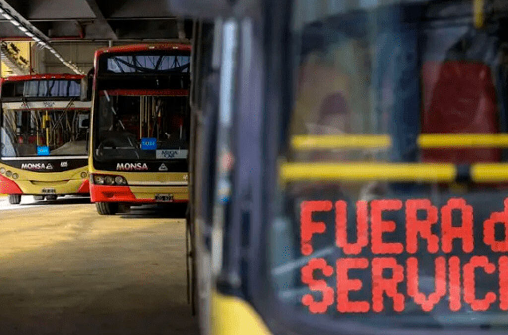 La UTA pone fecha límite: paro de colectivos si no se pagan sueldos completos