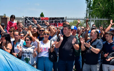 Luego del fracaso de la convocatoria de Cordero y tras 90 días de acampe, la CGT sentó a los trabajadores y a los dueños de ILVA para buscar una salida