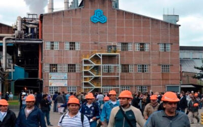 Delegados autoconvocados del SOEAIL lograron frenar despidos en el Ingenio Ledesma tras pasar 23 días encadenados en la puerta
