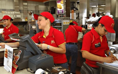 Pasteleros selló un aumento del 9,3% para trabajadores de McDonald’s, Burger King y Mostaza