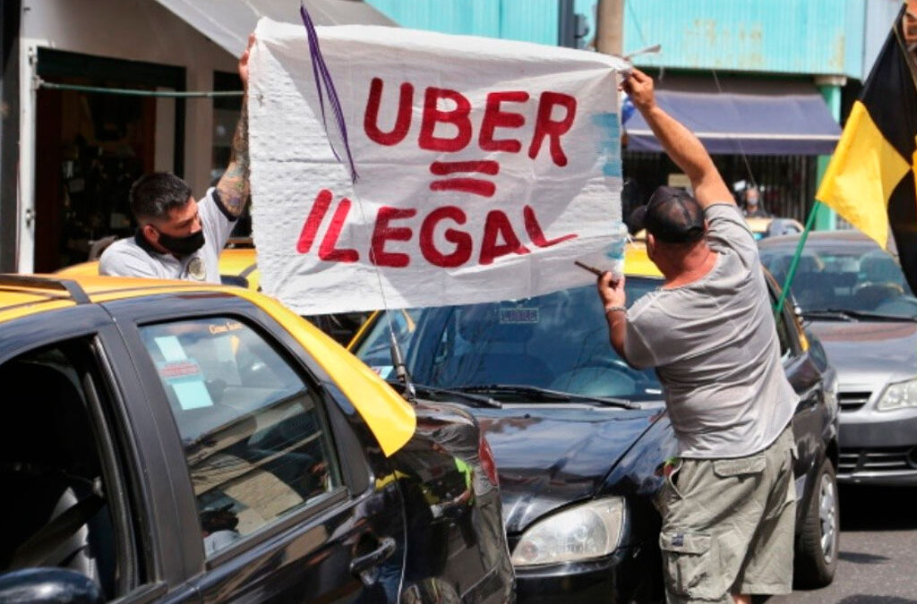 Choferes de apps y taxis: polémica en CABA por proyecto que limita autos particulares