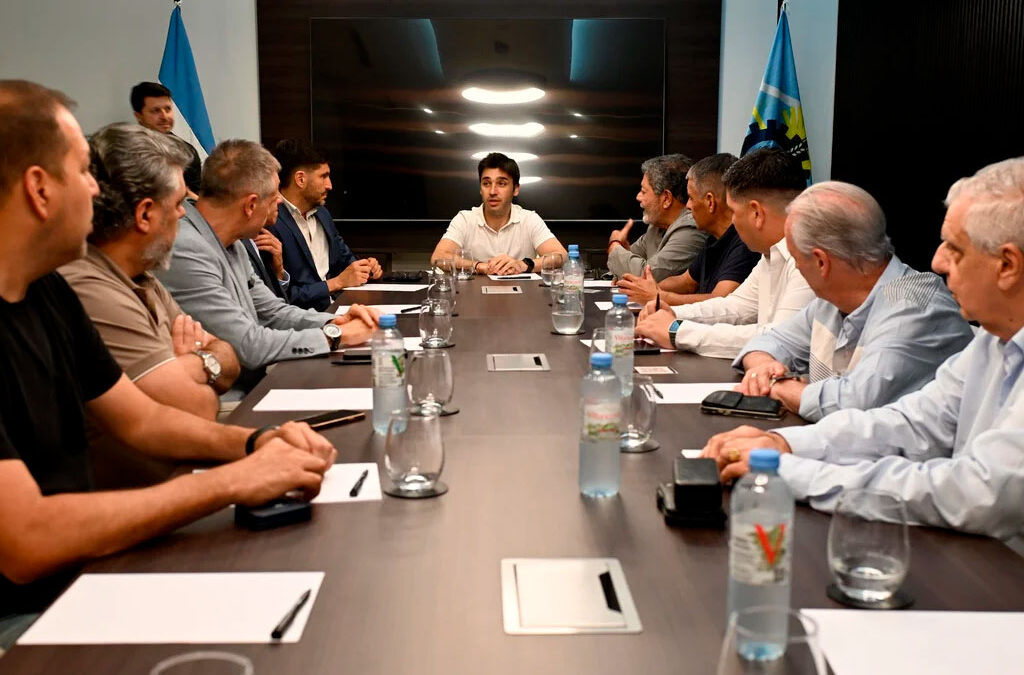 Torres, Pullaro y Sadir analizaron con la CGT los cambios propuestos por el Gobierno en la reforma laboral