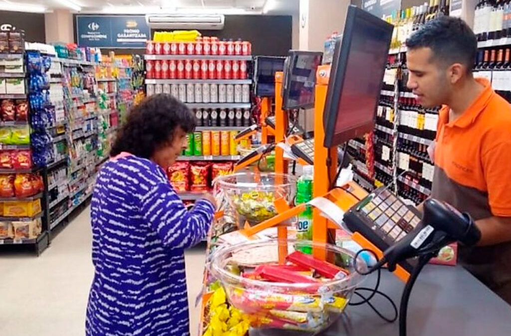 Confirman nuevos aumentos para empleados de comercio: adicional mensual hasta marzo y revisión en 2026