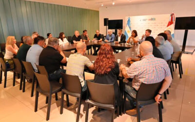La Caja en rojo y clima caliente: la Provincia se sentó con los estatales tras la marcha