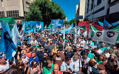 Sindicatos de Córdoba salieron a la calle a rechazar la Reforma Laboral, la destrucción de la industria y la suba de los aportes provinciales