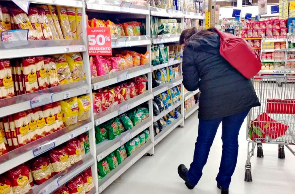 INDEC: La canasta básica volvió a crecer por encima de la inflación en noviembre