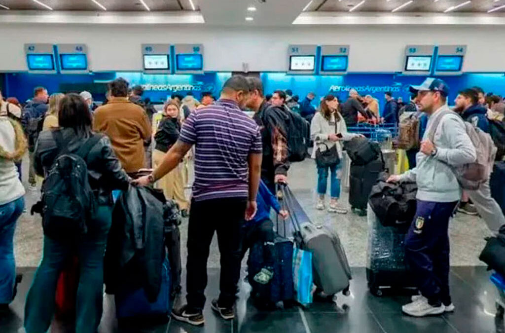 Dictaron conciliación obligatoria en el conflicto de controladores aéreos y los vuelos se desarrollarán con normalidad