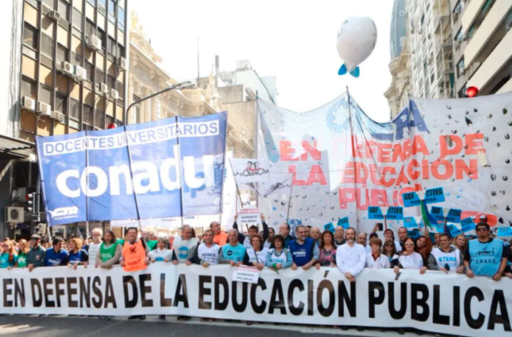 Docentes universitarios contra el nuevo ajuste de Milei: “Tenemos los salarios más bajos desde la vuelta a la democracia”