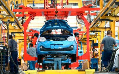 Industria automotriz en alerta: desplome del 30% en la producción y caída de las exportaciones