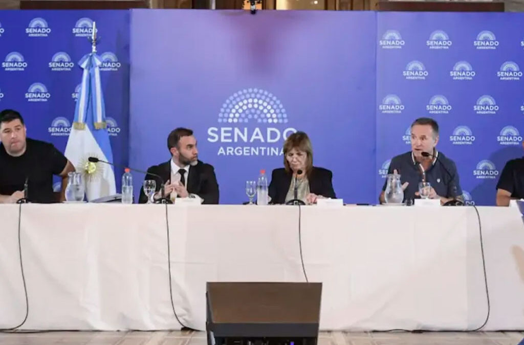 El Gobierno dividido y la CGT alerta mientras se recalienta el debate por la reforma laboral