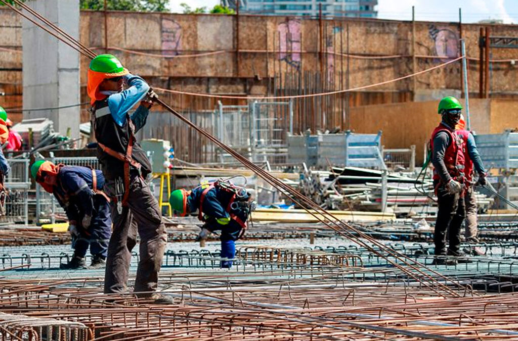 Actividad en caída y empleo que no despega en la construcción