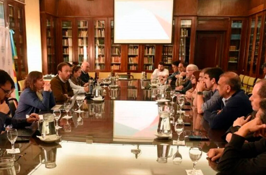 Kicillof convocó a paritarias tras presión sindical: cuándo retoman la negociación