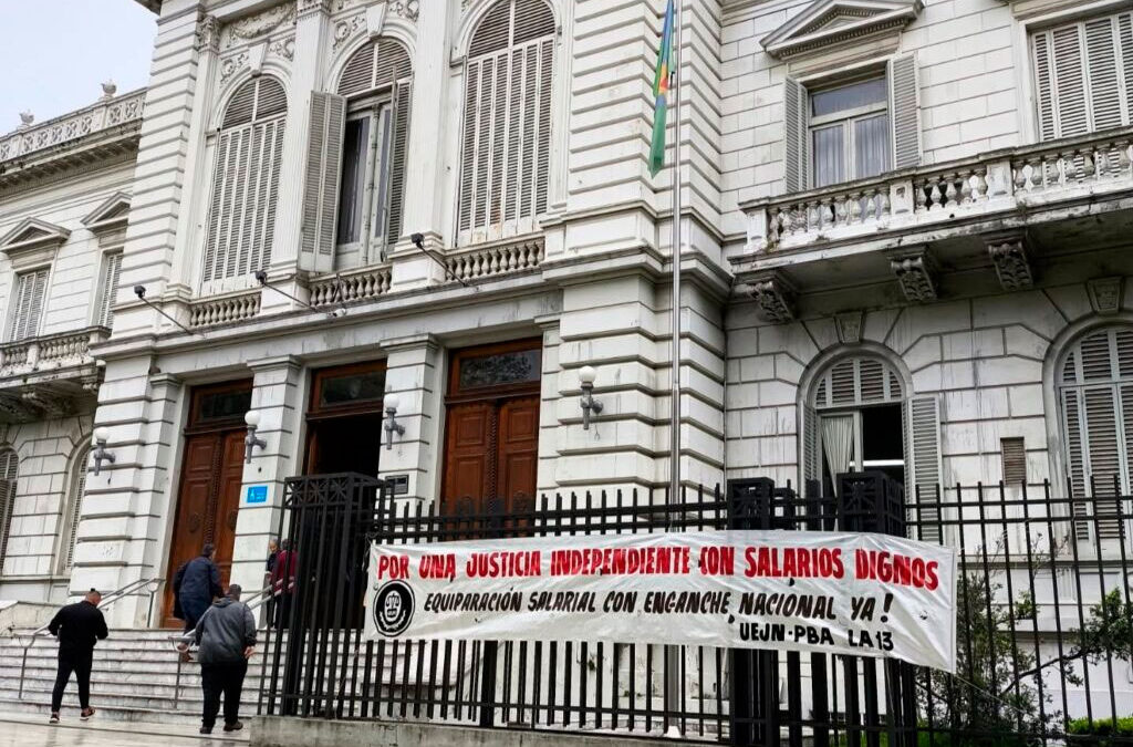 Judiciales bonaerenses denuncian la «falsa paritaria» de Kicillof y exigen ser convocados