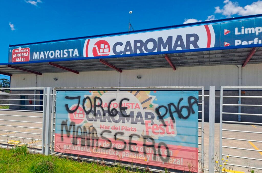 Tras 40 días de acampe Caromar se niega a pagar las indemnizaciones: «Esto va a pasar en muchos otros lugares»