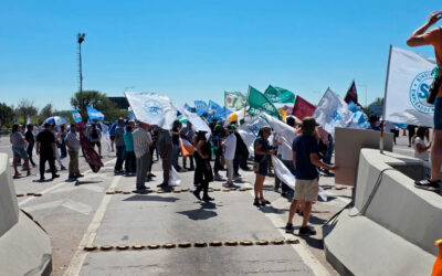 Sindicatos estatales de Córdoba realizaron una protesta en un peaje contra el ajuste previsional: «Interviene el bolsillo de los trabajadores para resolver el déficit de la Caja»
