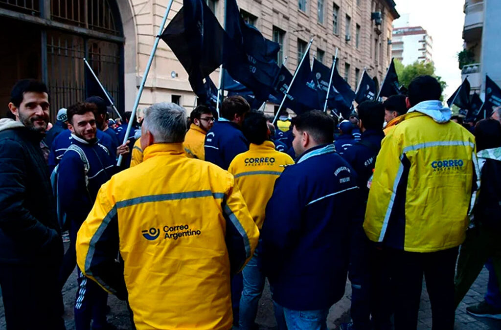 Trabajadores del correo en alerta, exigen un aumento digno urgente: “Se ha llegado a un punto crítico”