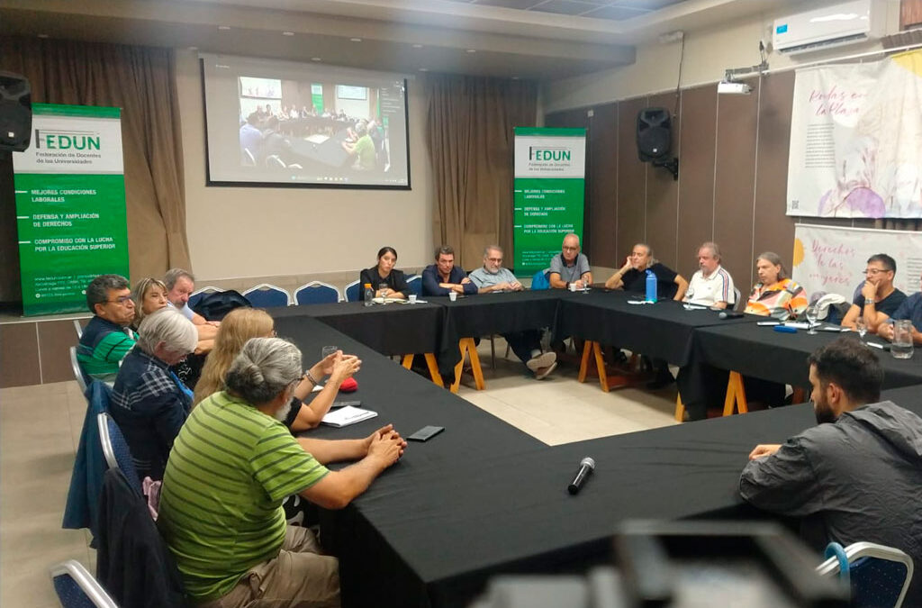 Docentes universitarios de la FEDUN apuntaron con todo contra el Presupuesto 2026: «Es inconstitucional y subordinado a una deuda odiosa»