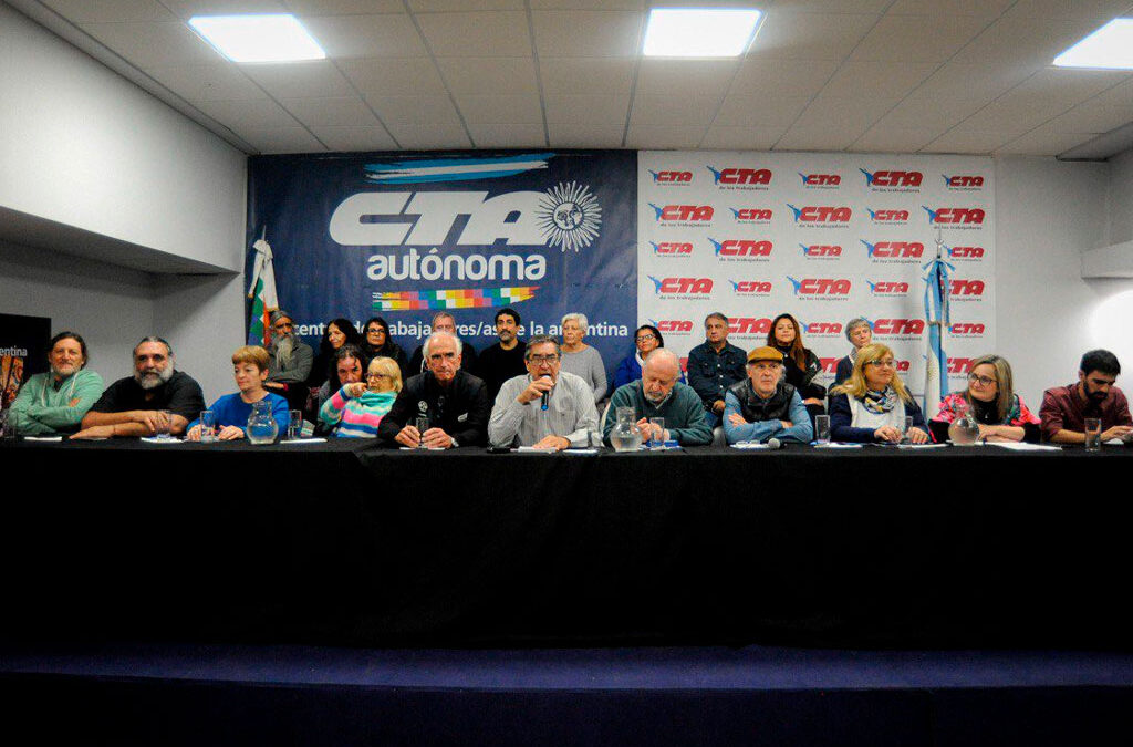 Las CTA convocan a un plenario para definir medidas contra la reforma laboral de Milei