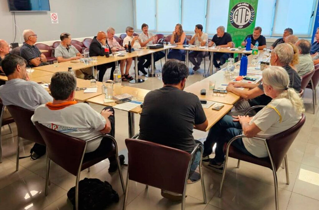 Gremios estatales confirmaron el paro general para el día del debate de la reforma laboral en el Congreso