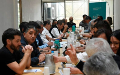 Acuerdos a la baja y bases calientes: se viene un nuevo round paritario entre los gremios y Kicillof