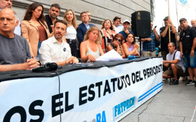 Trabajadores de prensa marcharon contra la eliminación del Estatuto del Periodista