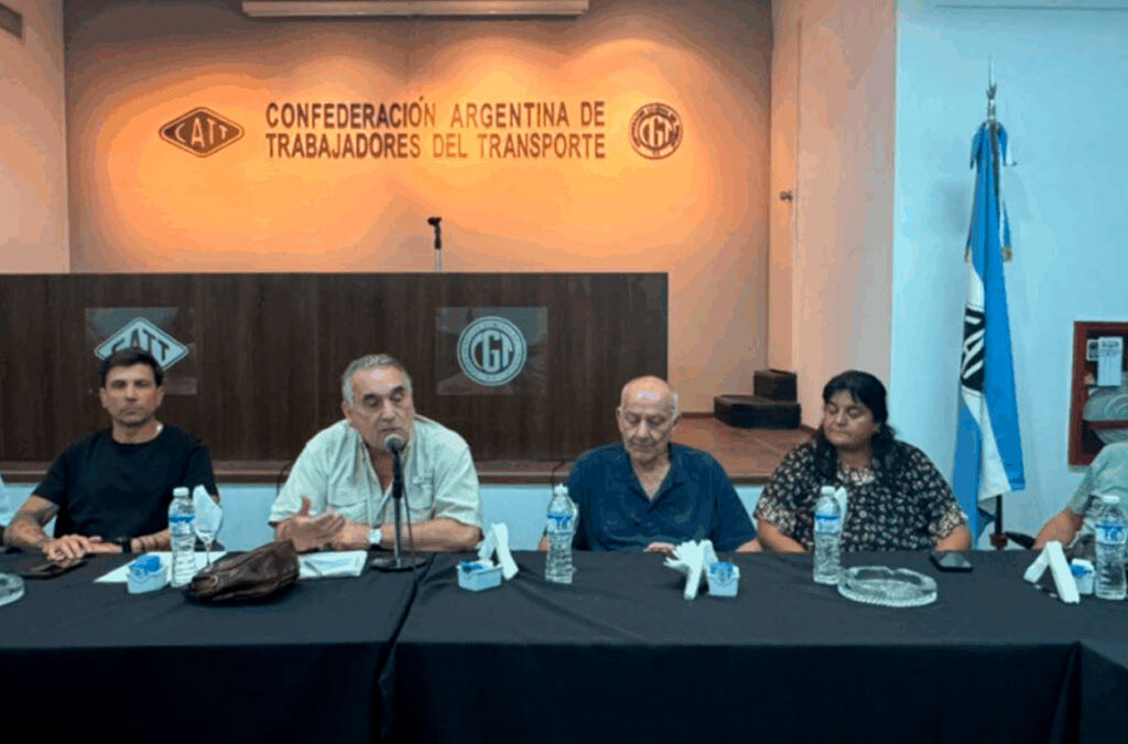 Reforma laboral: miércoles con colectivos y trenes, aunque podría haber problemas en subtes, aviones y puertos
