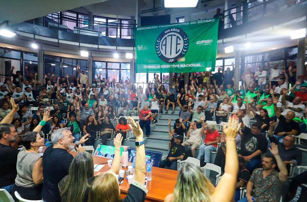 ATE reporta 92% de adhesión al paro nacional de estatales contra la reforma laboral