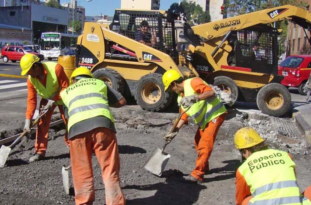 La construcción ya destruyó 120 mil empleos: «El Estado puede querer el equilibrio fiscal para que no haya inflación, pero en el medio perdieron el 30% de la mano de obra»