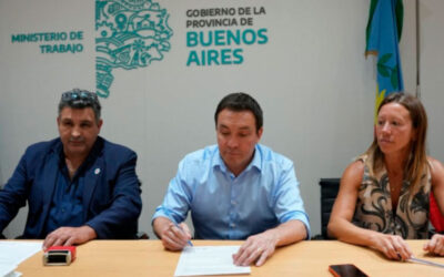 La UTA y la intendencia de Florencio Varela firmaron el traspaso y la continuidad laboral de 299 choferes