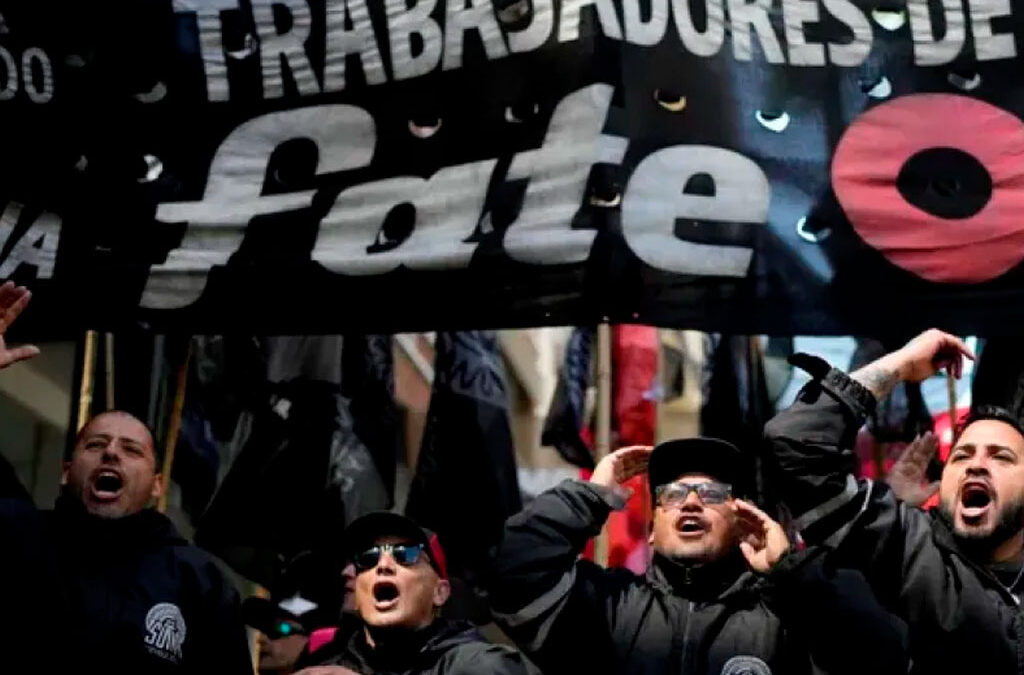 Reprimieron a trabajadores de Fate en plena audiencia clave por los despidos