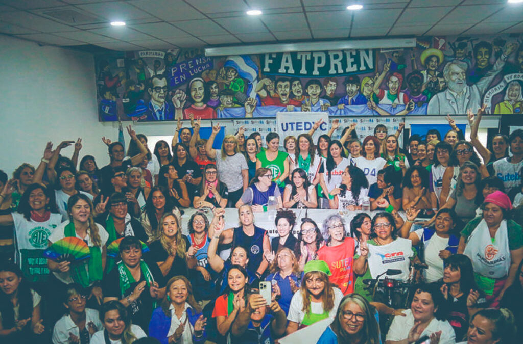 Protesta de mujeres en el Congreso: por primera vez marchan juntas la CGT y las dos CTA