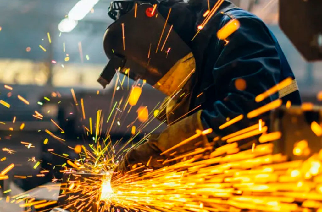 Informe de la UBA advierte que la industria pierde alrededor de 160 empleos por día