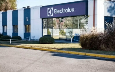 Más solicitudes que cupos: retiros voluntarios de Electrolux reflejan la crisis industrial
